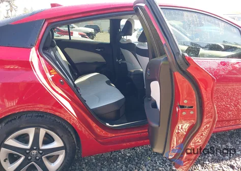 2017 Toyota Prius Three Touring z USA, uszkodzony, nr VIN JTDKARFU7H3532750